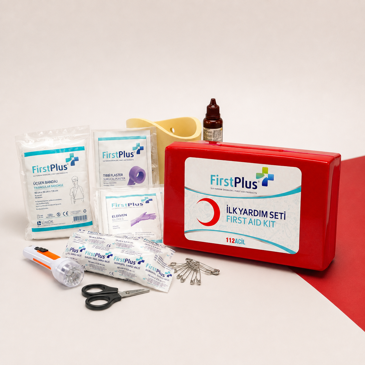 FirstPlus FP01.104 Araç İlk Yardım Çantası – 18 Kalem Kırmızı ABS Plastik Çanta